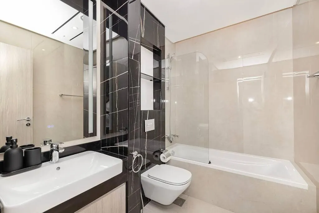 Luxurious 3Bedroom Apartment Dubai 0*,